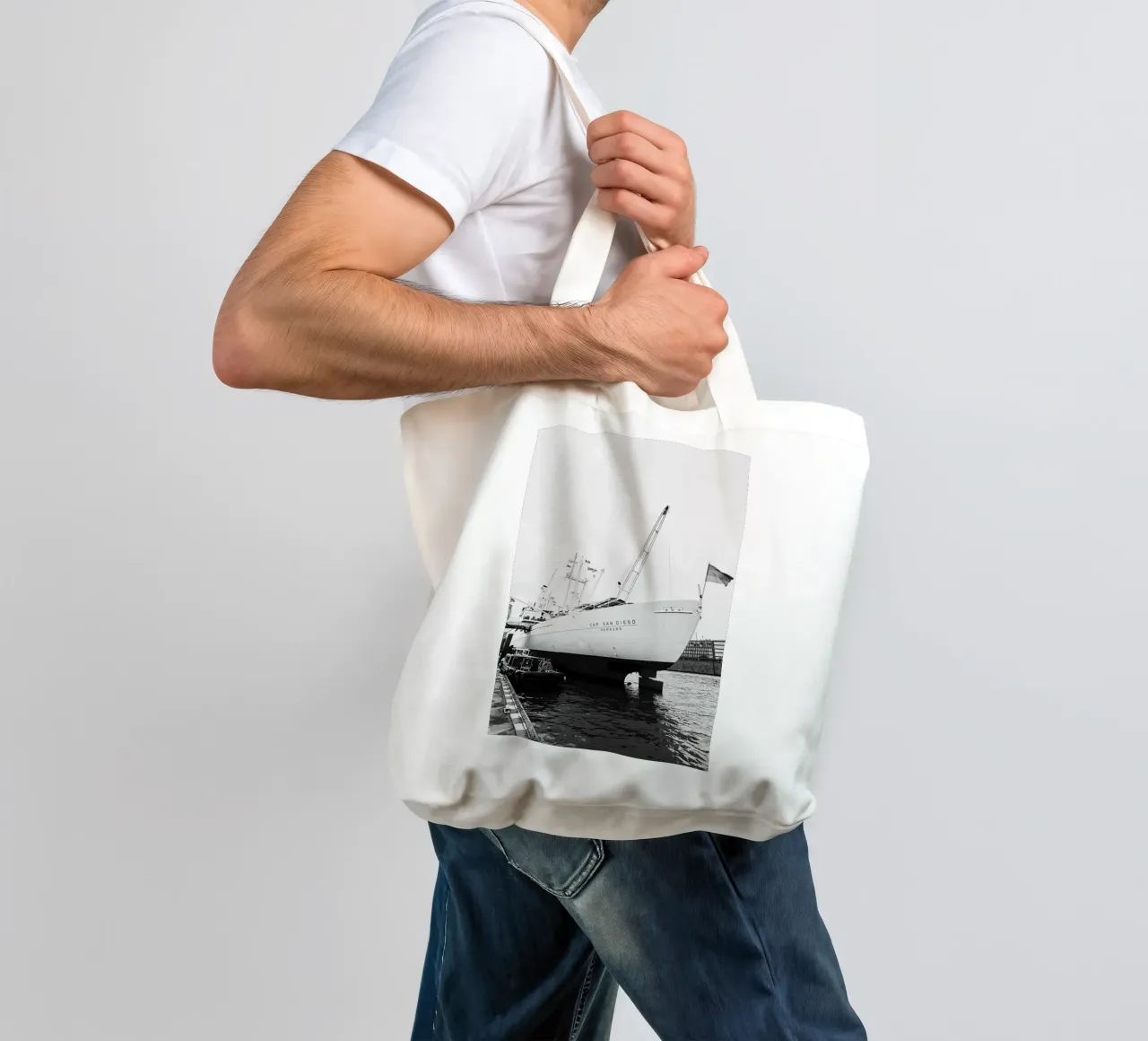 Hamburg | Cap San Diego tote bag by DigiWunderwerk