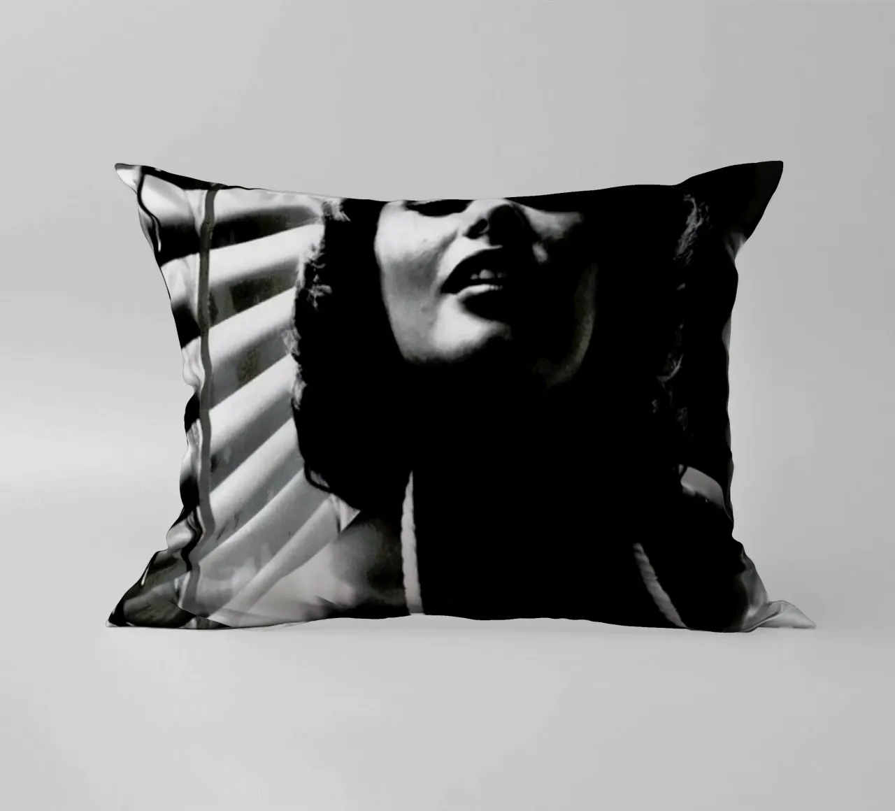 Sophia Loren Portrait cuscino da Gallery Print and Art Limited