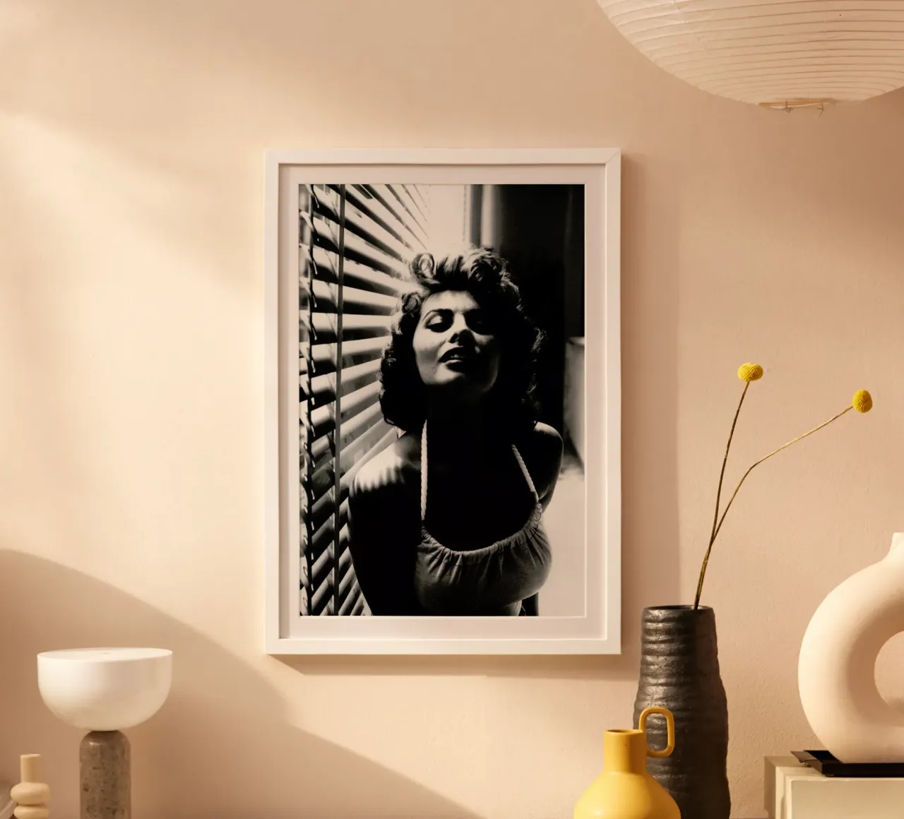 Sophia Loren Portrait poster con telaio in legno da Gallery Print and Art Limited
