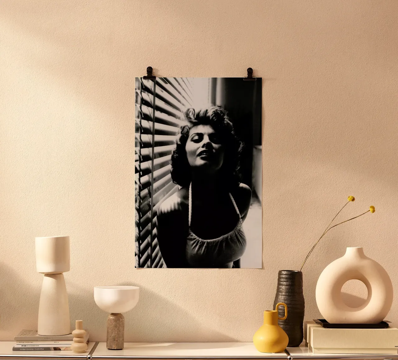 Sophia Loren Portrait poster con telaio in legno da Gallery Print and Art Limited