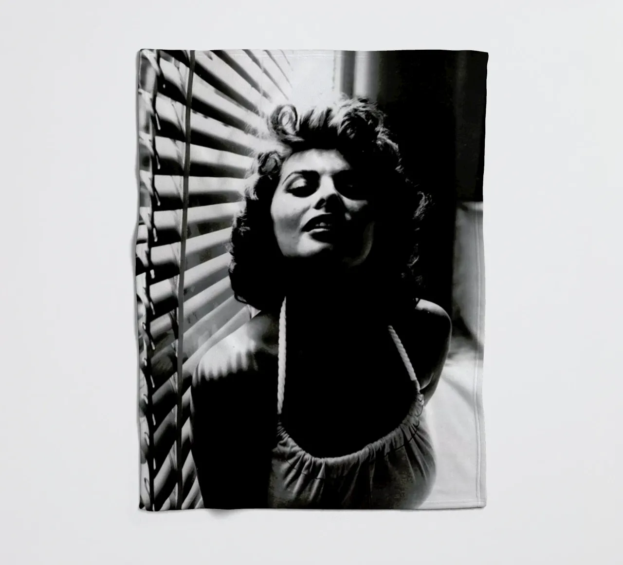 Sophia Loren Portrait coperta in pile da Gallery Print and Art Limited