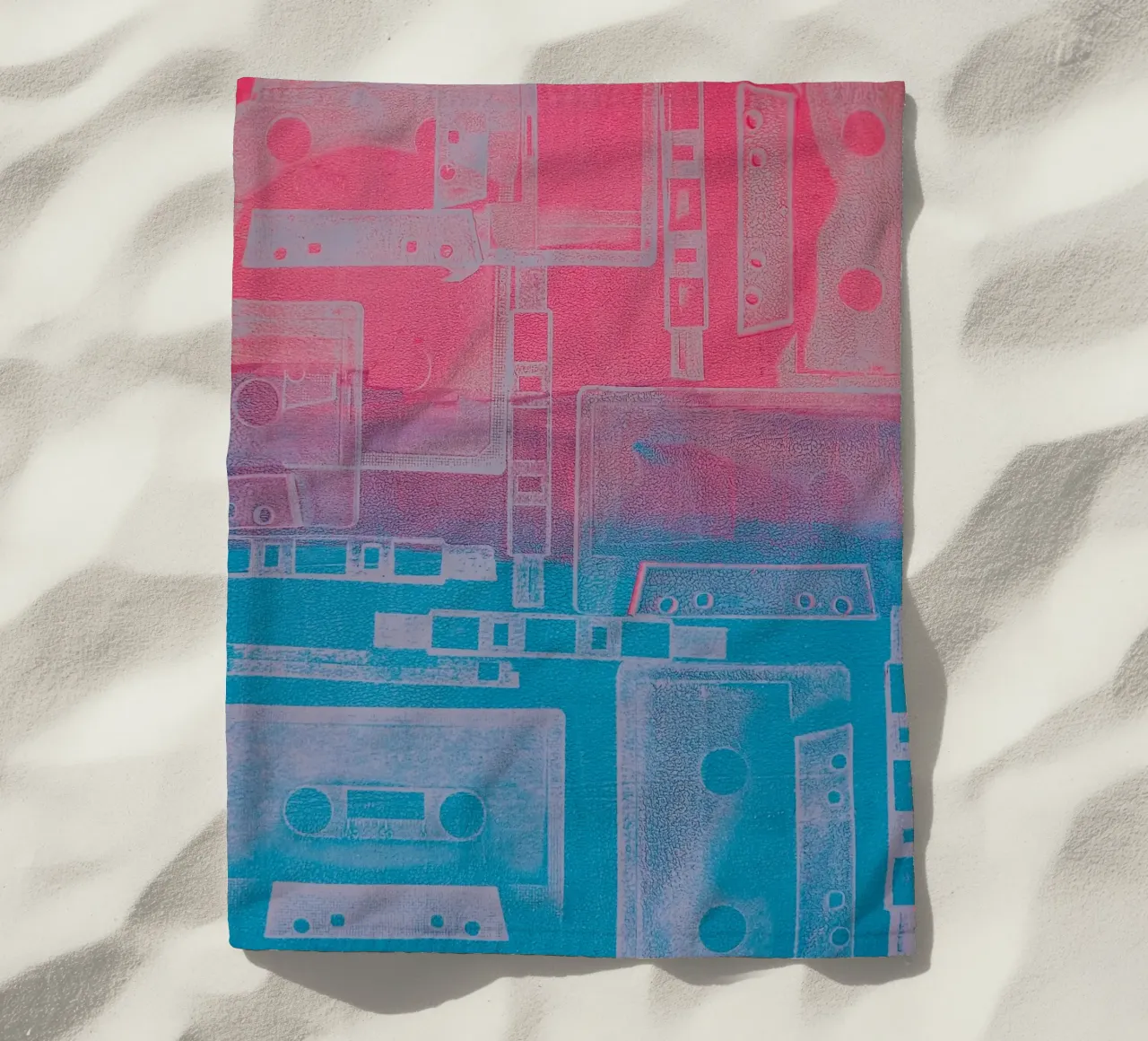 80er Jahre Rewind Bunter Acryl-Druck Strandtuch von FABOArt