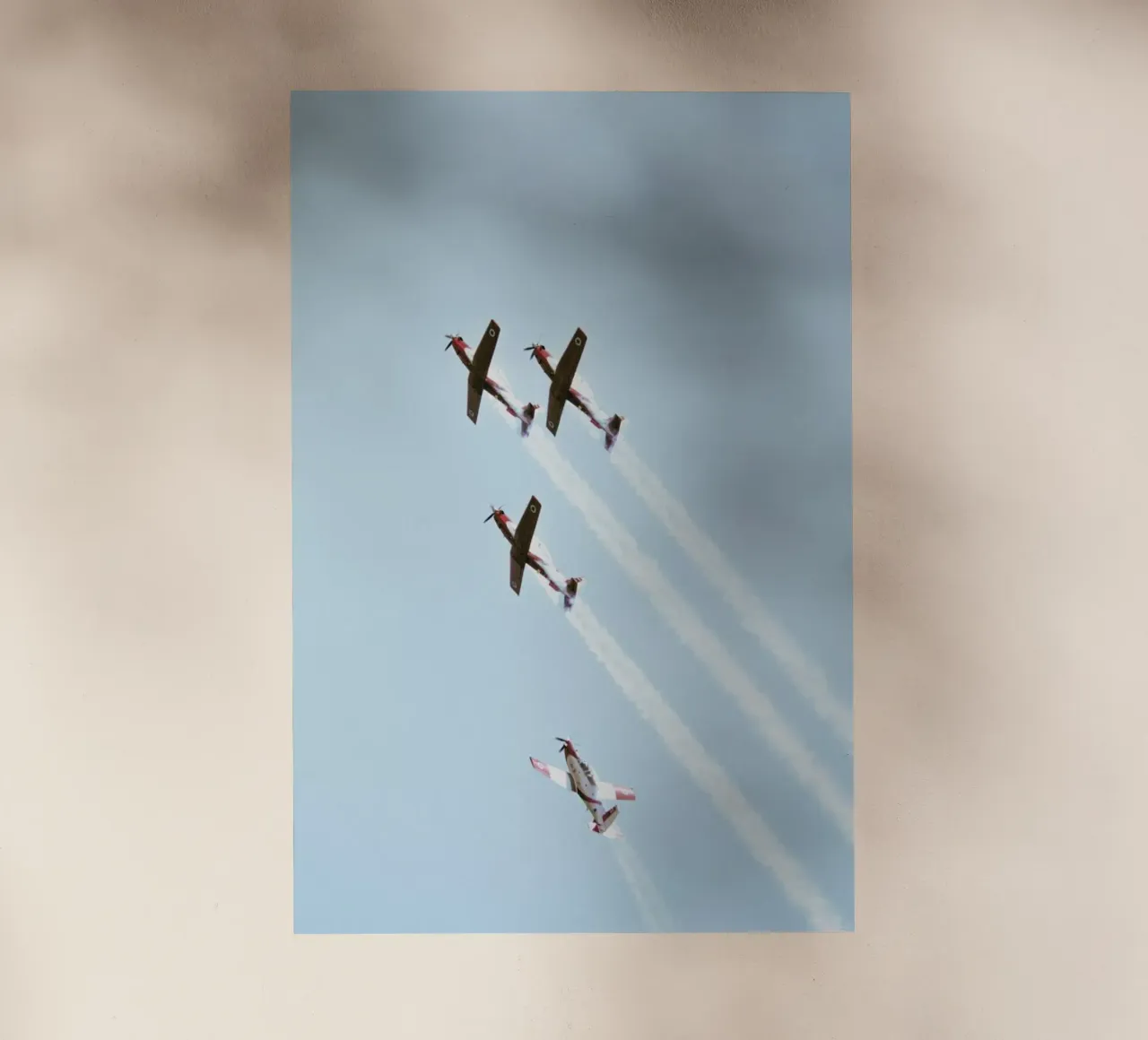 Vintage IAF II, 2018 pellicola backlit da Tal Paz-Fridman