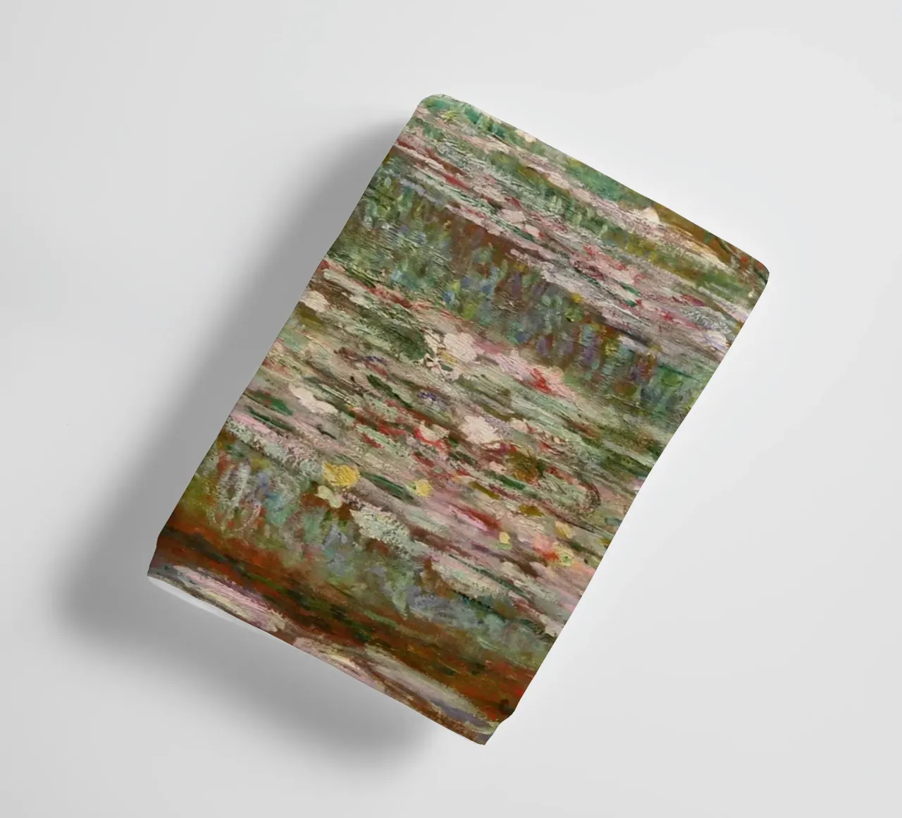Claude Monet - Ponte su uno stagno di ninfee asciugamano da bagno da Timeless Artworks