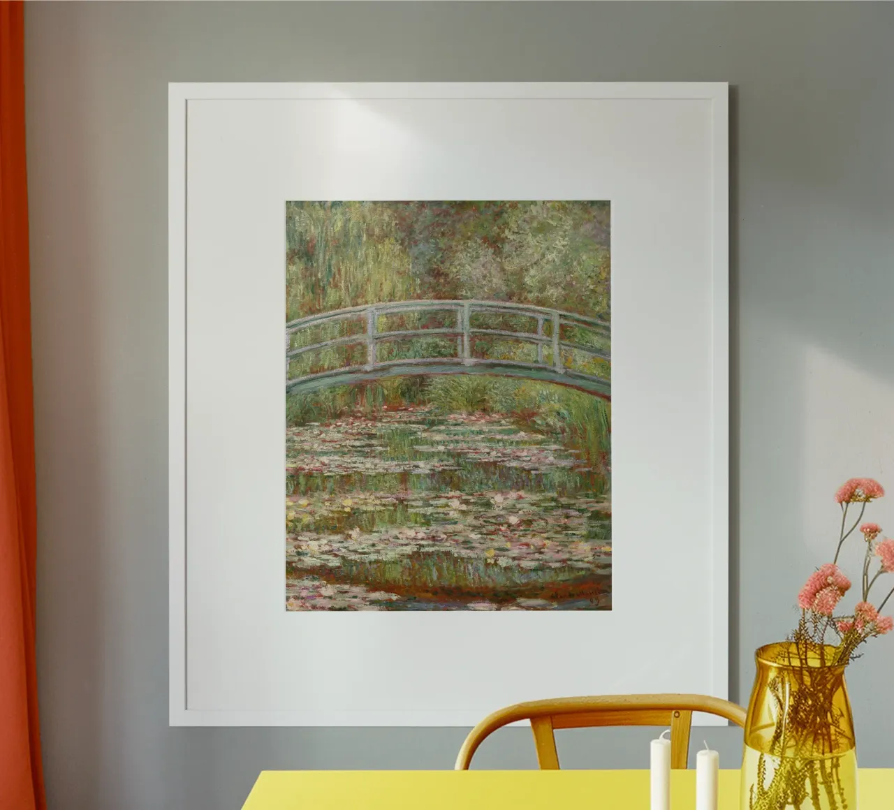 Claude Monet - Ponte su uno stagno di ninfee poster con telaio in legno da Timeless Artworks