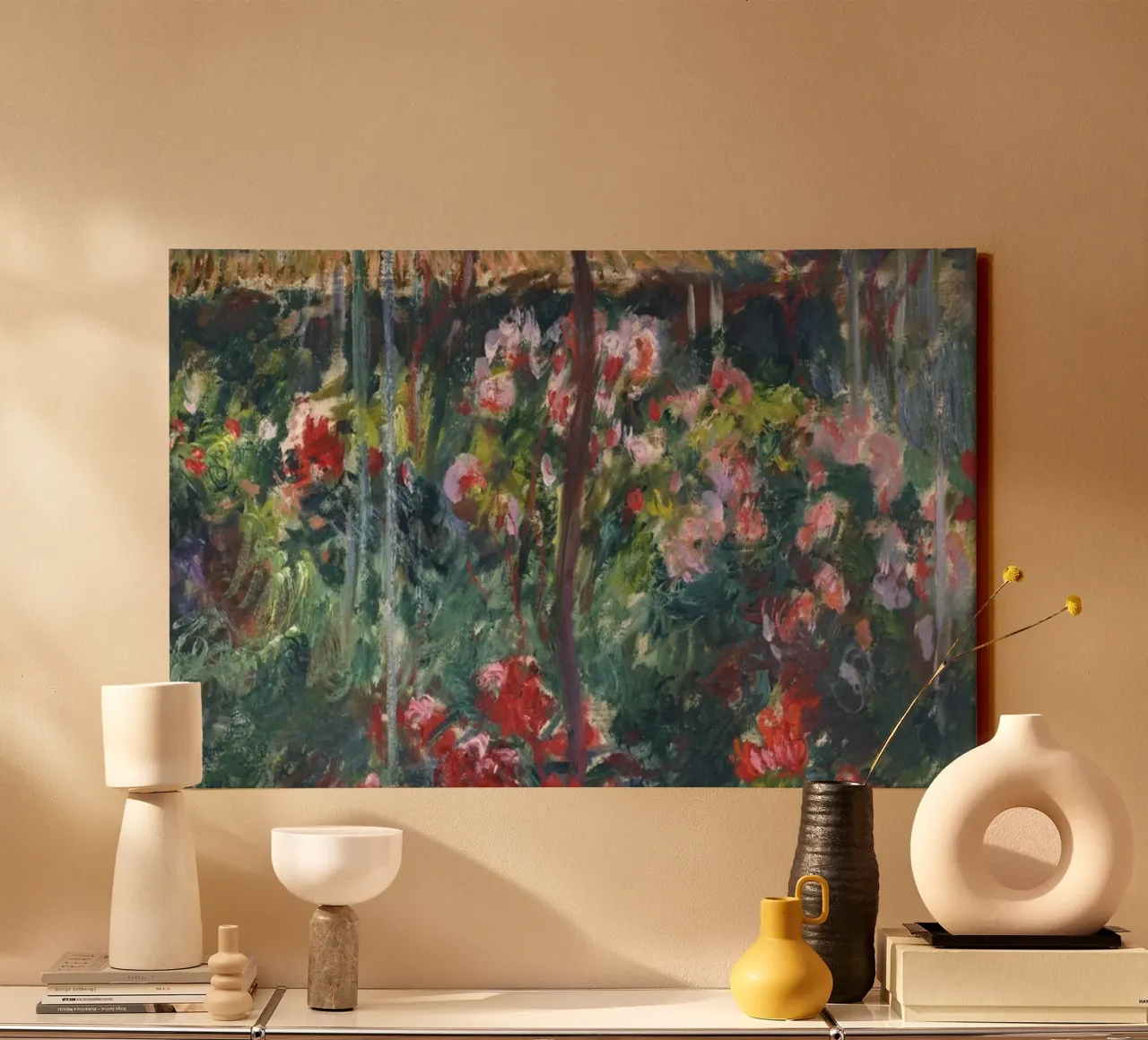 Claude Monet - Pfingstrosengarten Leinwand mit Schattenfugenrahmen von Timeless Artworks
