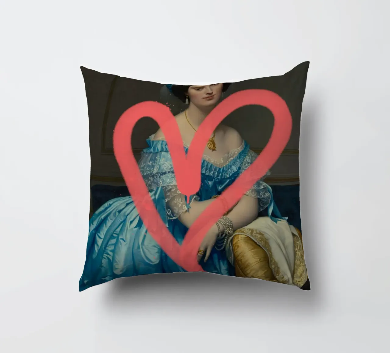 Cuore di street art su ritratto classico di donna cuscino da Vintagrafica