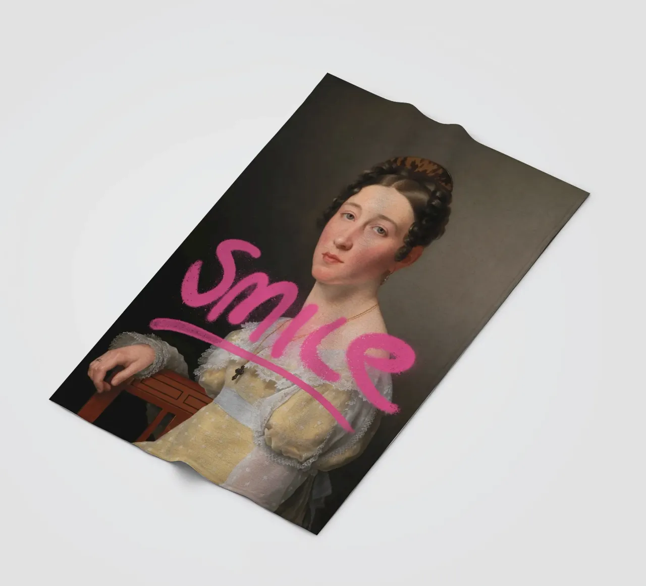 Graffiti con sorriso su ritratto classico coperta in pile da Vintagrafica