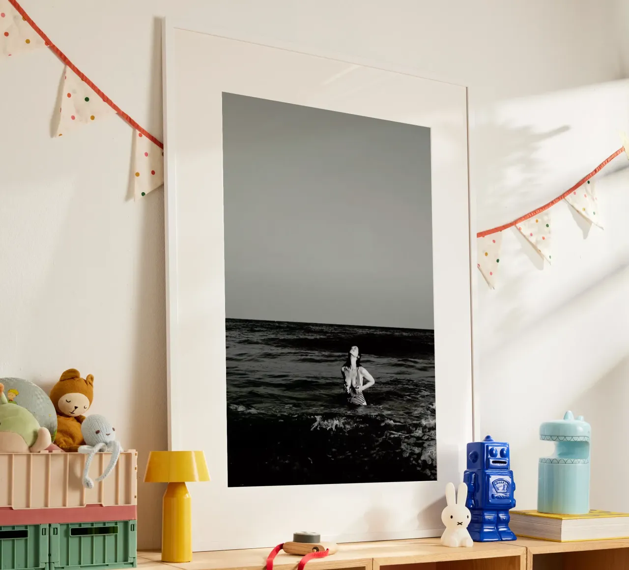 La Donna Del Mare poster con telaio in plastica da Picture On The Fridge