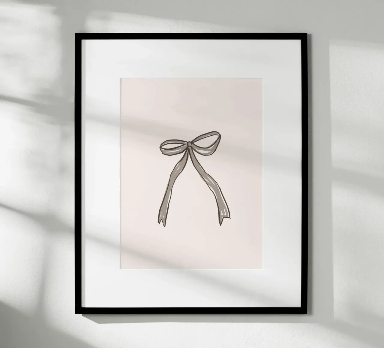 Anello poster con telaio in legno da KRUTH DESIGN