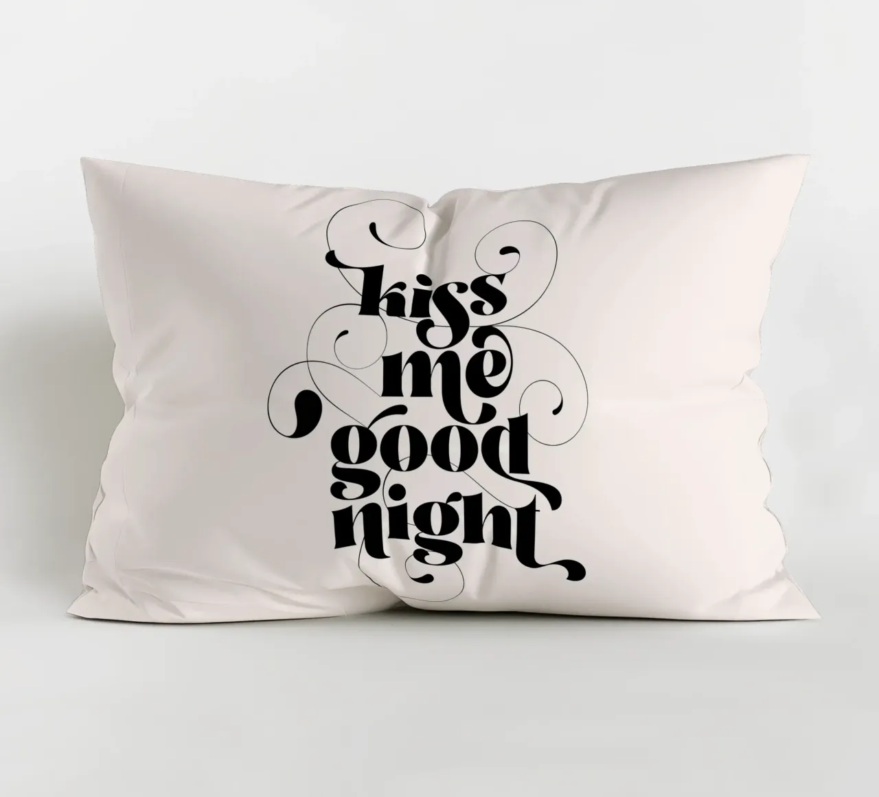 Bianco e nero 'Baciami la notte' cuscino da Dominique Vari Words