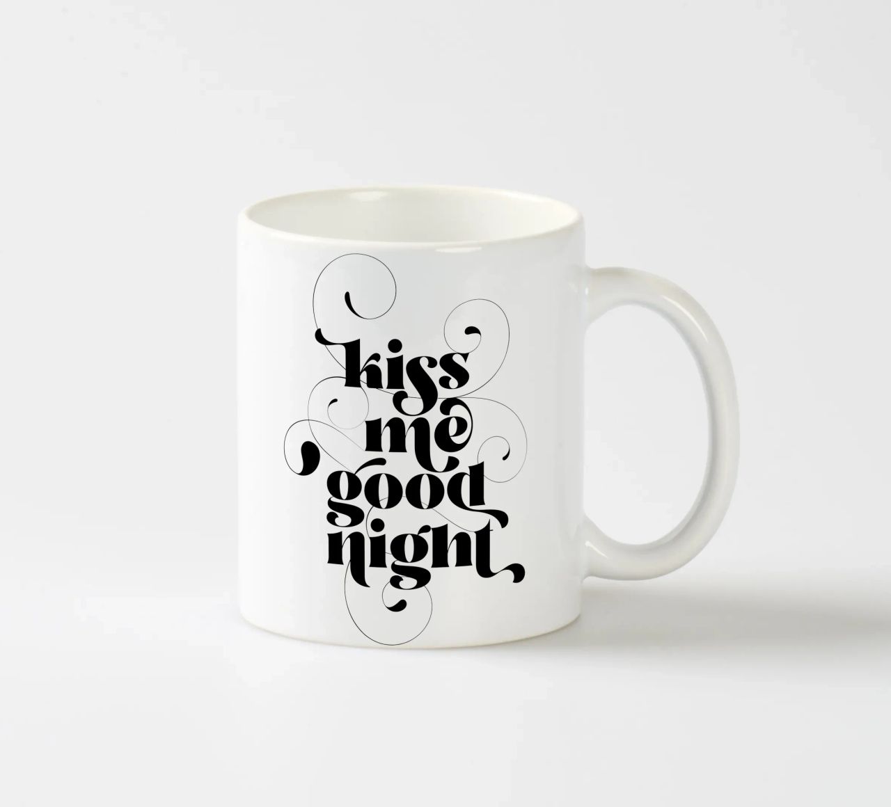 Bianco e nero 'Baciami la notte' tazza in ceramica da Dominique Vari Words