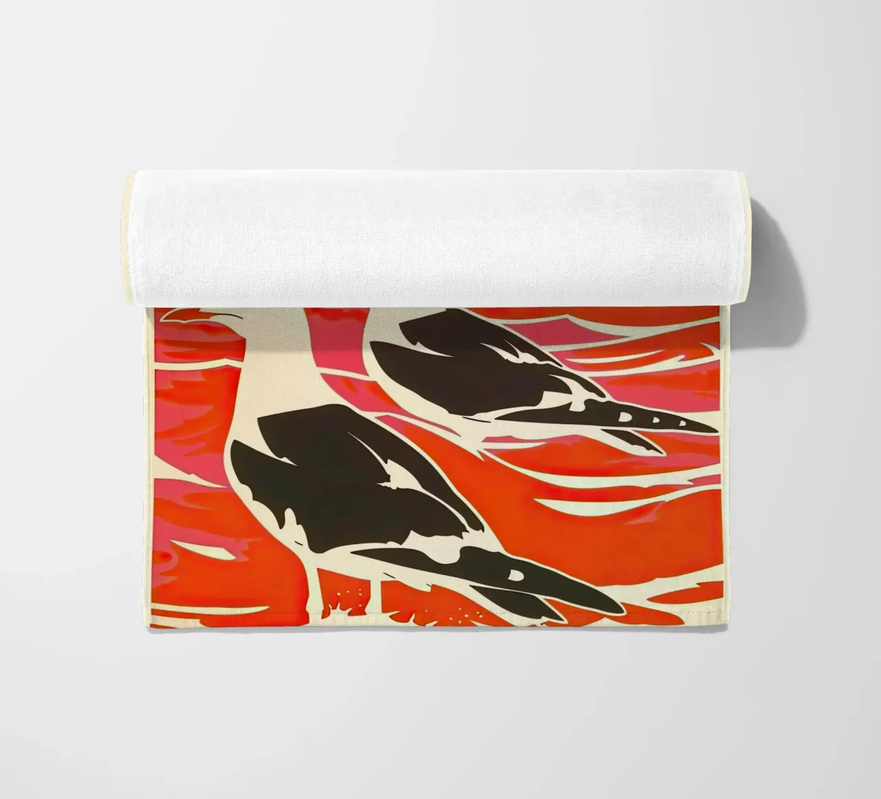 Zeemeeuwen in de zee Golf II strandhanddoek van DaarbyN