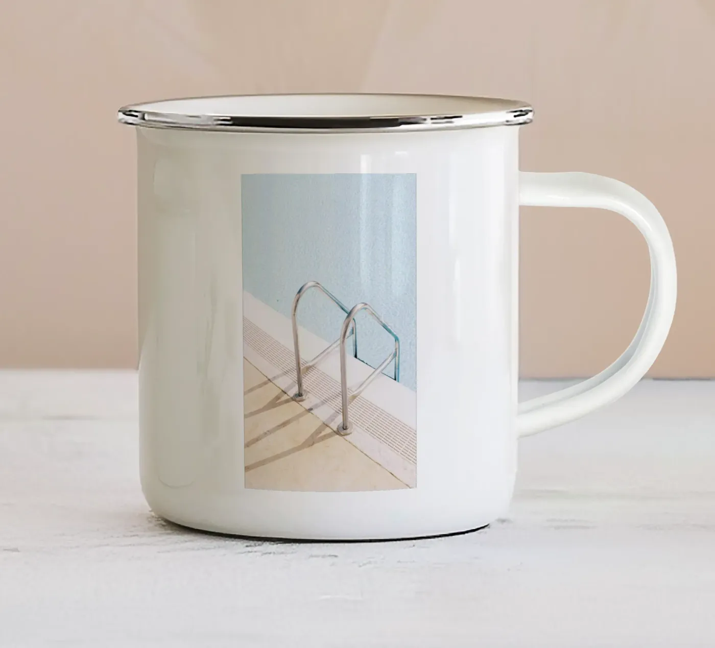 Poolside emaille mok van Picture On The Fridge