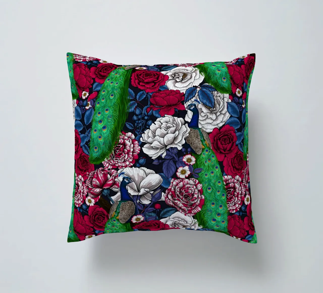 Pavoni nel roseto cuscino da Painted Nature