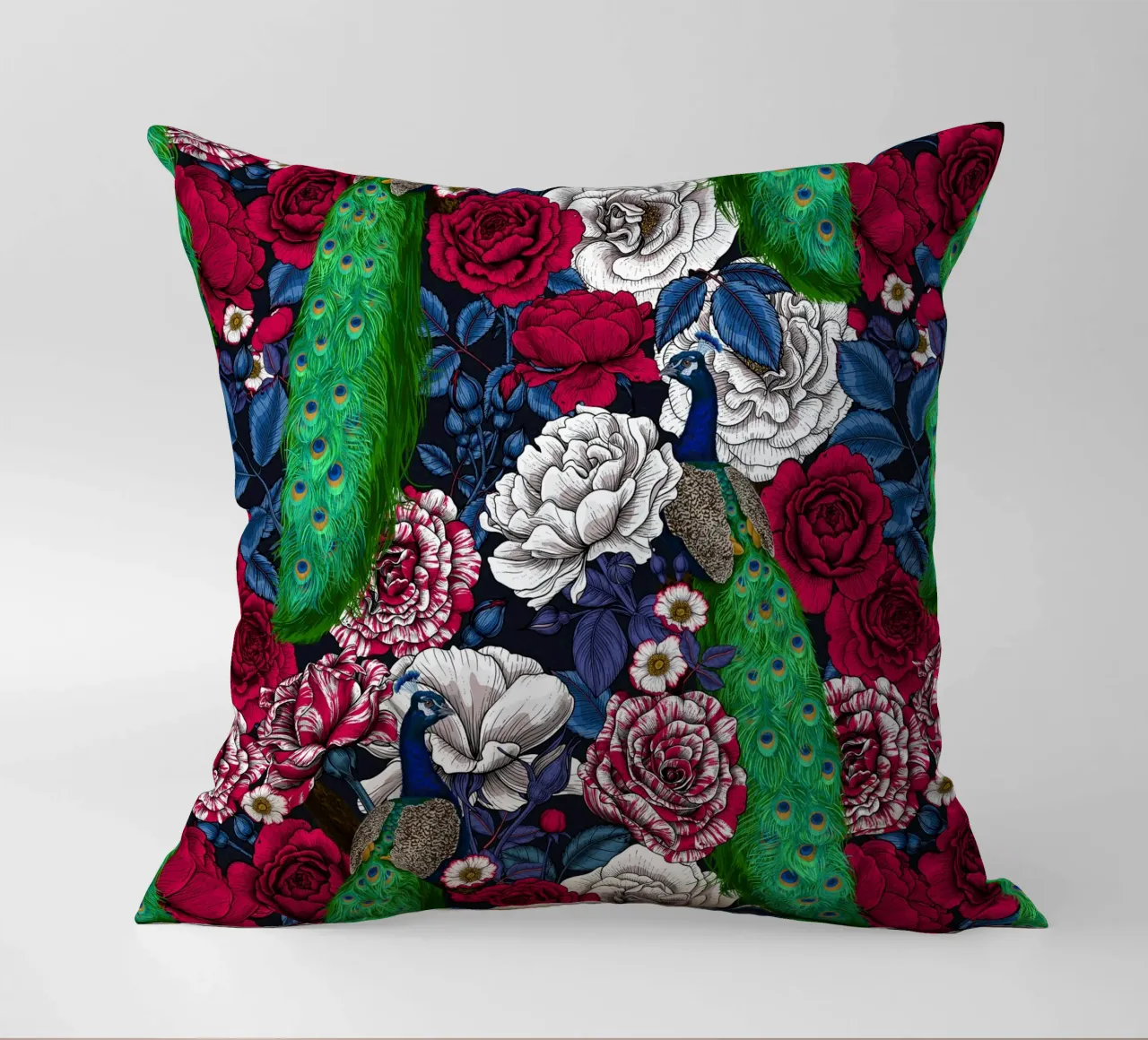Pavoni nel roseto cuscino da Painted Nature