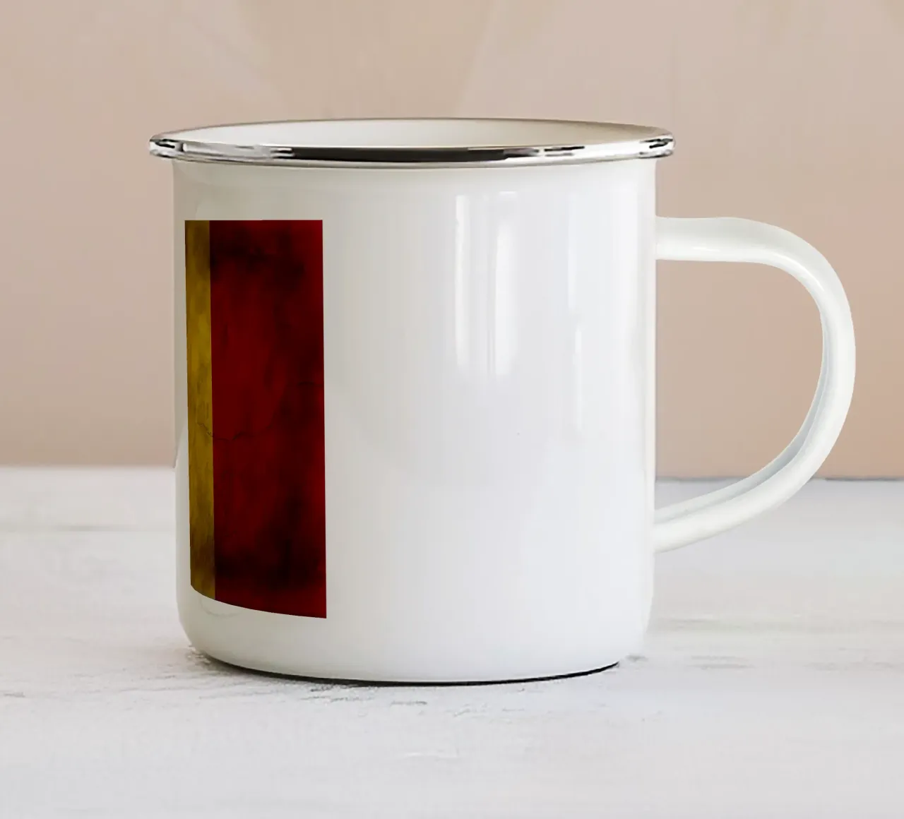 Bandiera d'epoca del Ciad tazza in smalto da Joshua A Holmes
