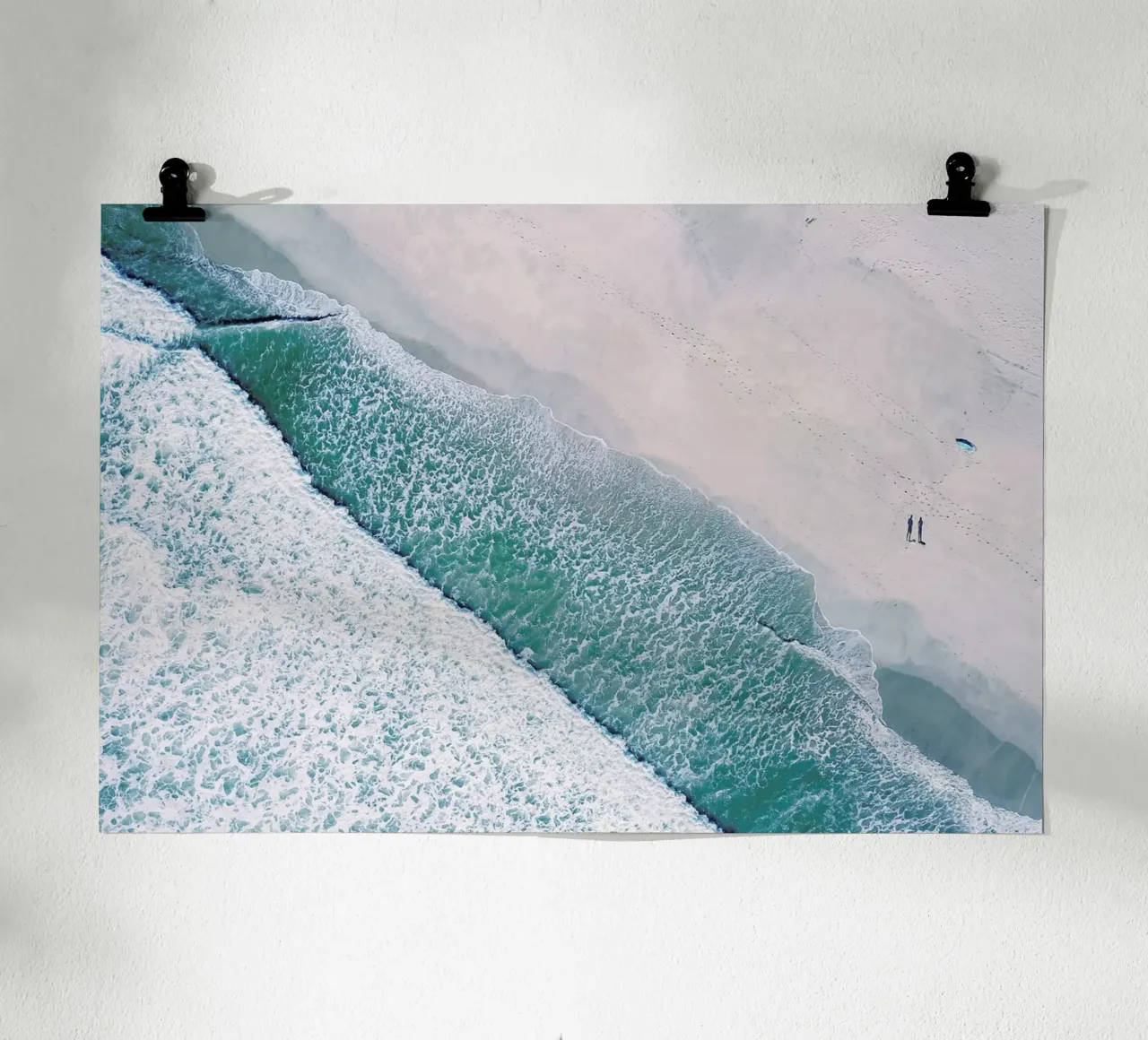 Dudes Surfing by @bavariansnaps poster met kunststof frame van EyeEm Mobile GmbH