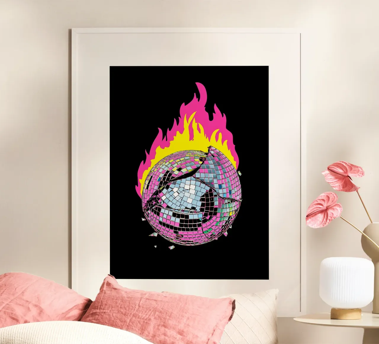 Disco Ball on Fire - Pop Art poster con telaio in legno da ColorCrash Gallery