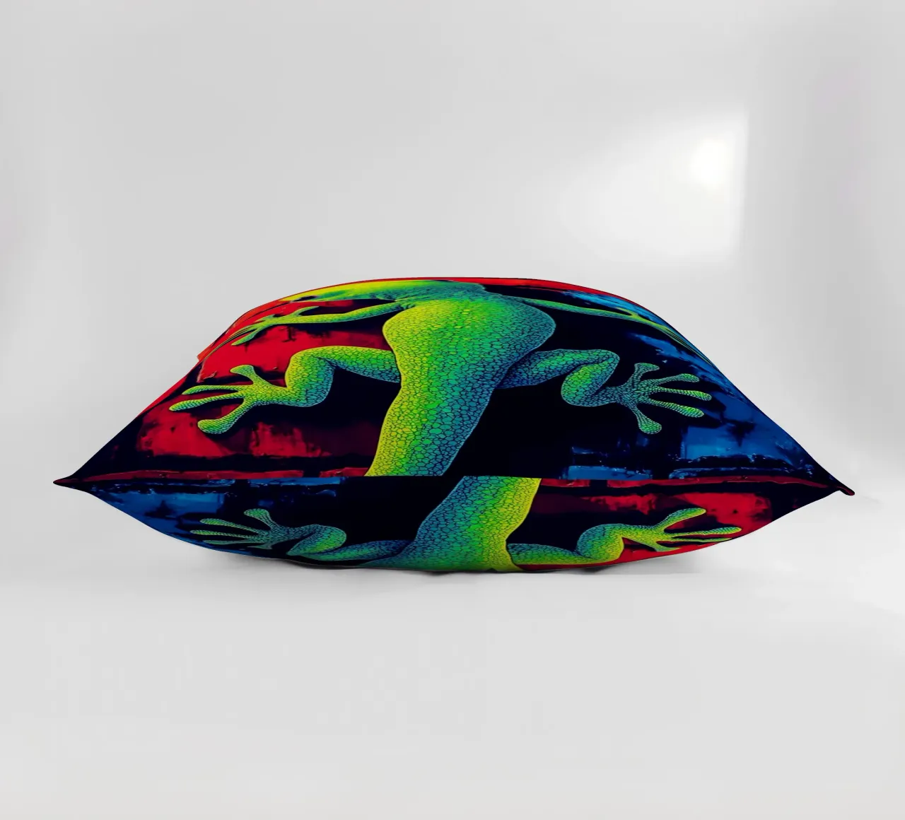 Geco sul muro - Pop Art cuscino da ColorCrash Gallery
