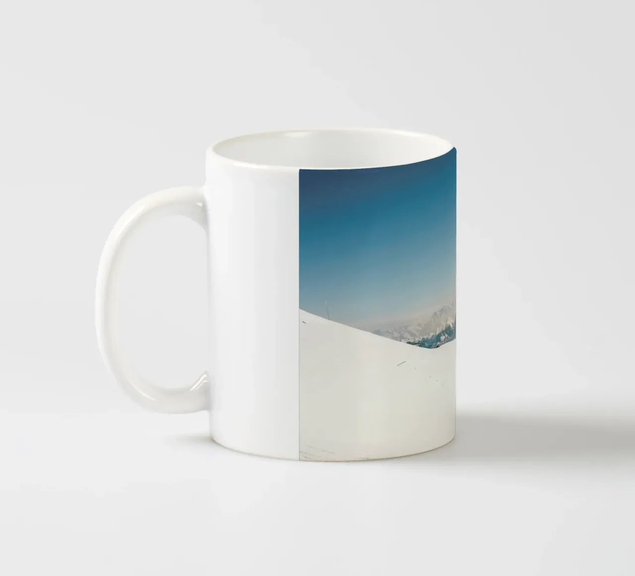Off for a Walk II tazza in ceramica da Philipp Reinhard