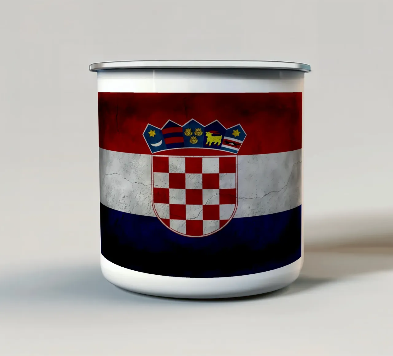 Bandiera vintage della Croazia tazza in smalto da Joshua A Holmes