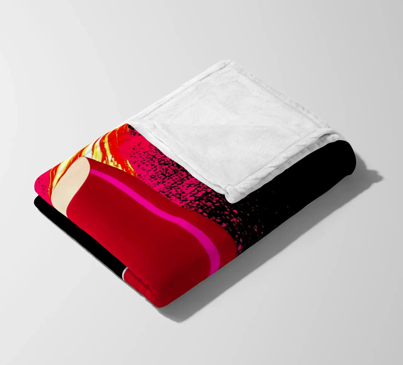 Rossetto sulla fiamma - Pop Art coperta in pile da ColorCrash Gallery