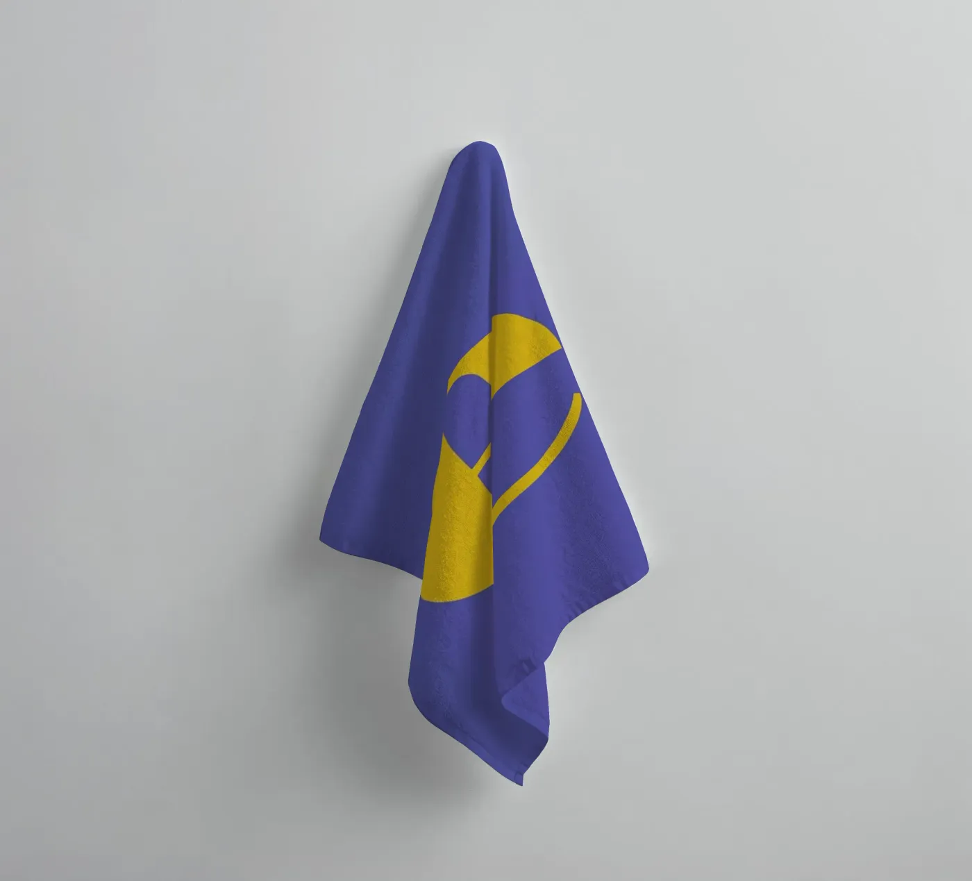 Blue Letter E badhanddoek van Studio One