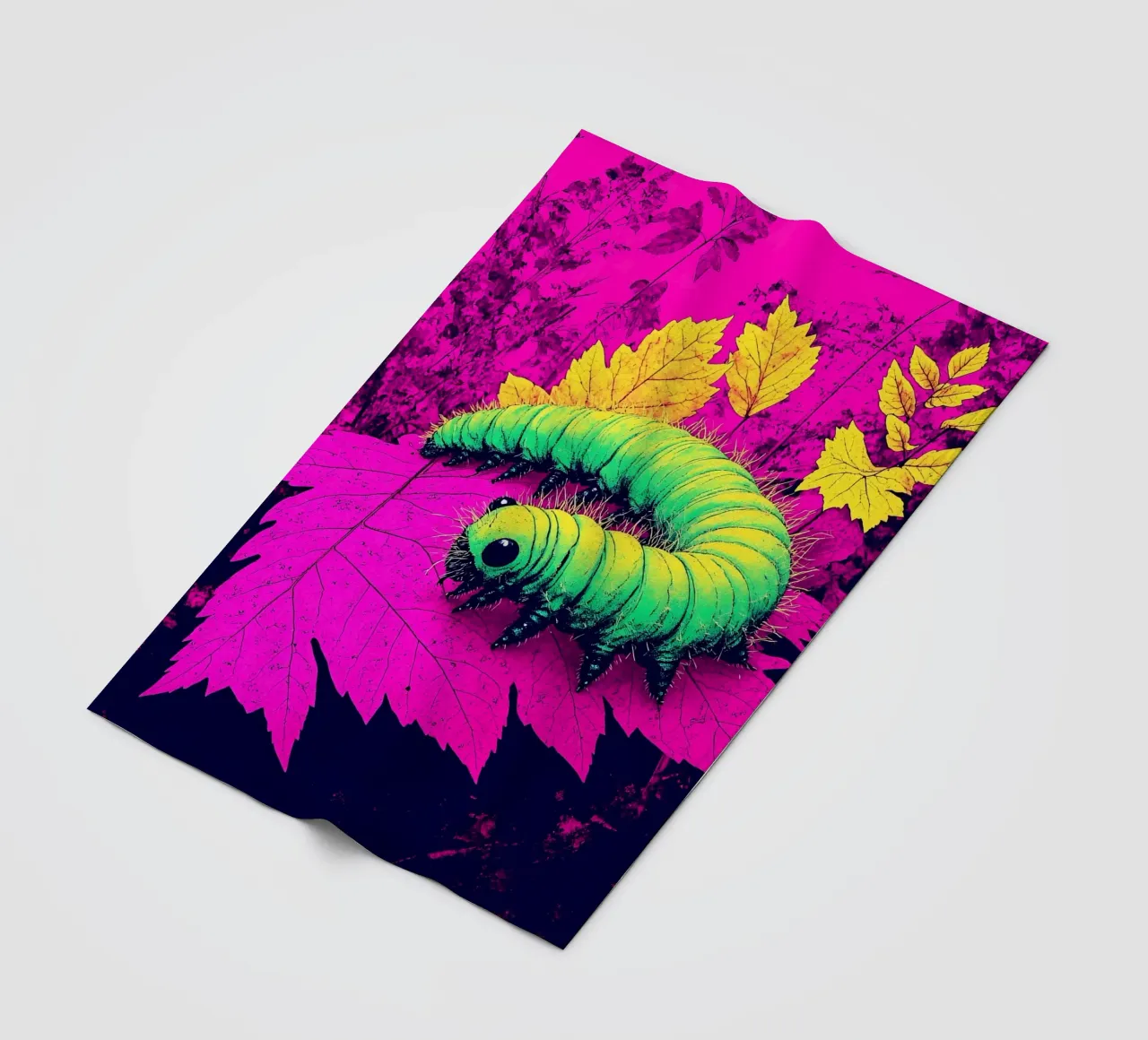Bruco - Pop Art coperta in pile da ColorCrash Gallery