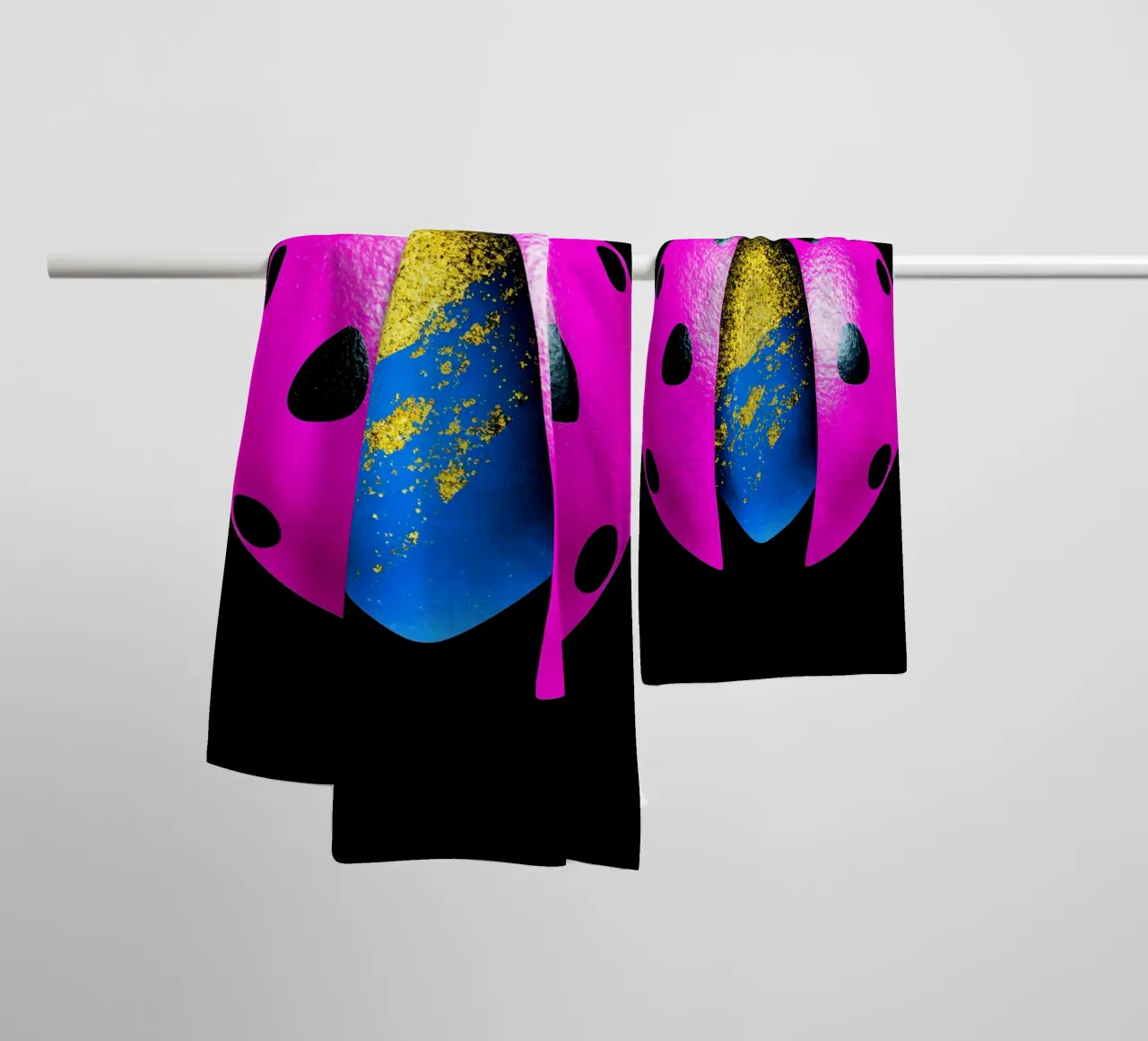 Coccinella - Pop Art asciugamano da bagno da ColorCrash Gallery