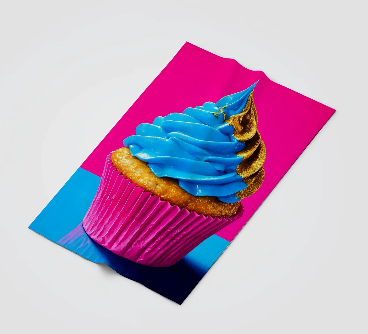 Cupcake - Pop Art coperta in pile da ColorCrash Gallery