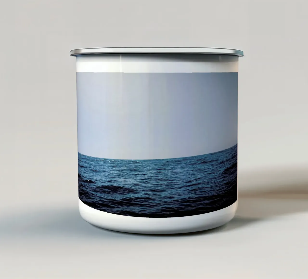 Free on the Sea tazza in smalto da Philipp Reinhard