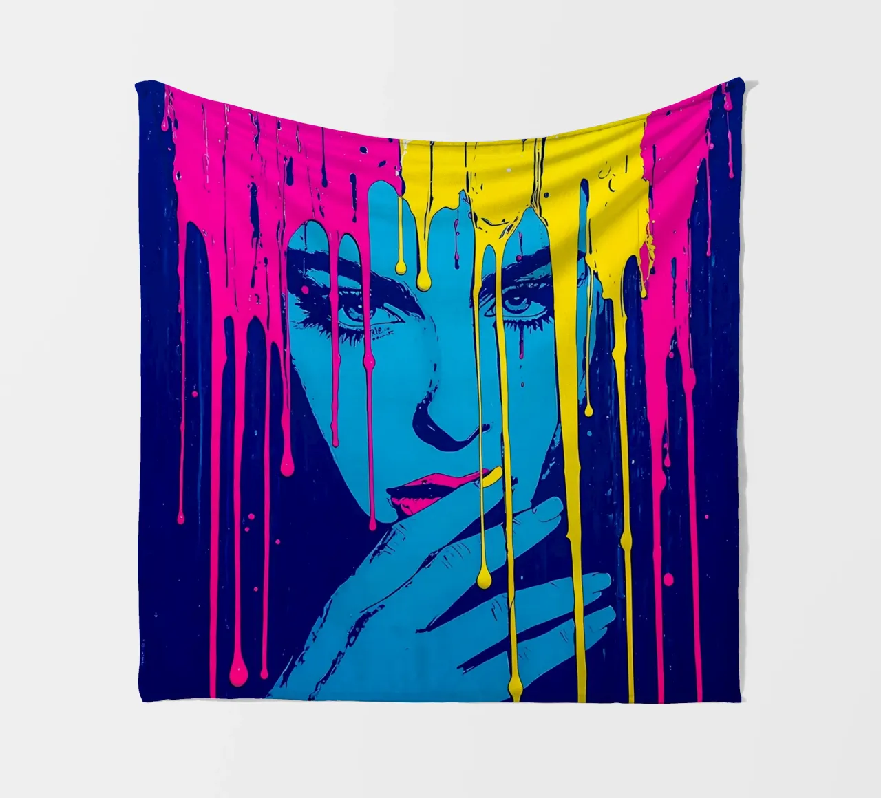 Donna dai colori sgocciolanti - Pop Art coperta in pile da ColorCrash Gallery