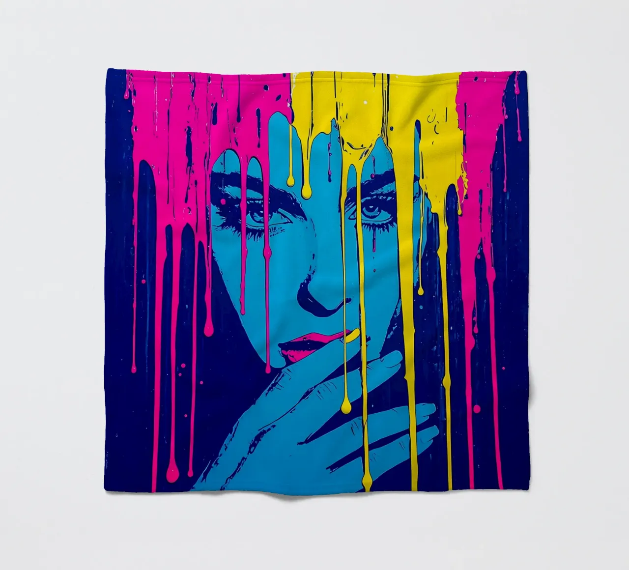 Donna dai colori sgocciolanti - Pop Art coperta in pile da ColorCrash Gallery