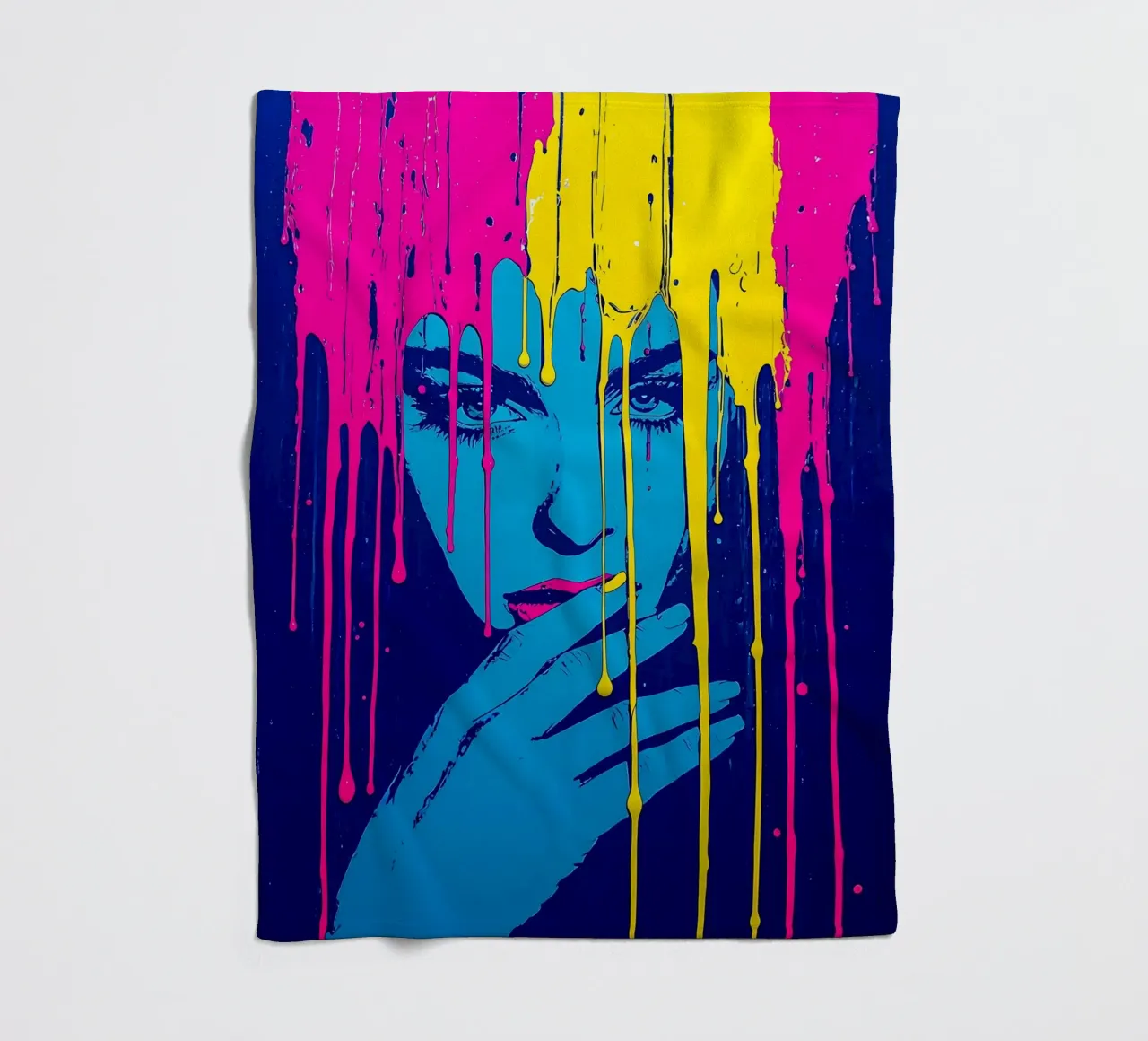 Donna dai colori sgocciolanti - Pop Art coperta in pile da ColorCrash Gallery