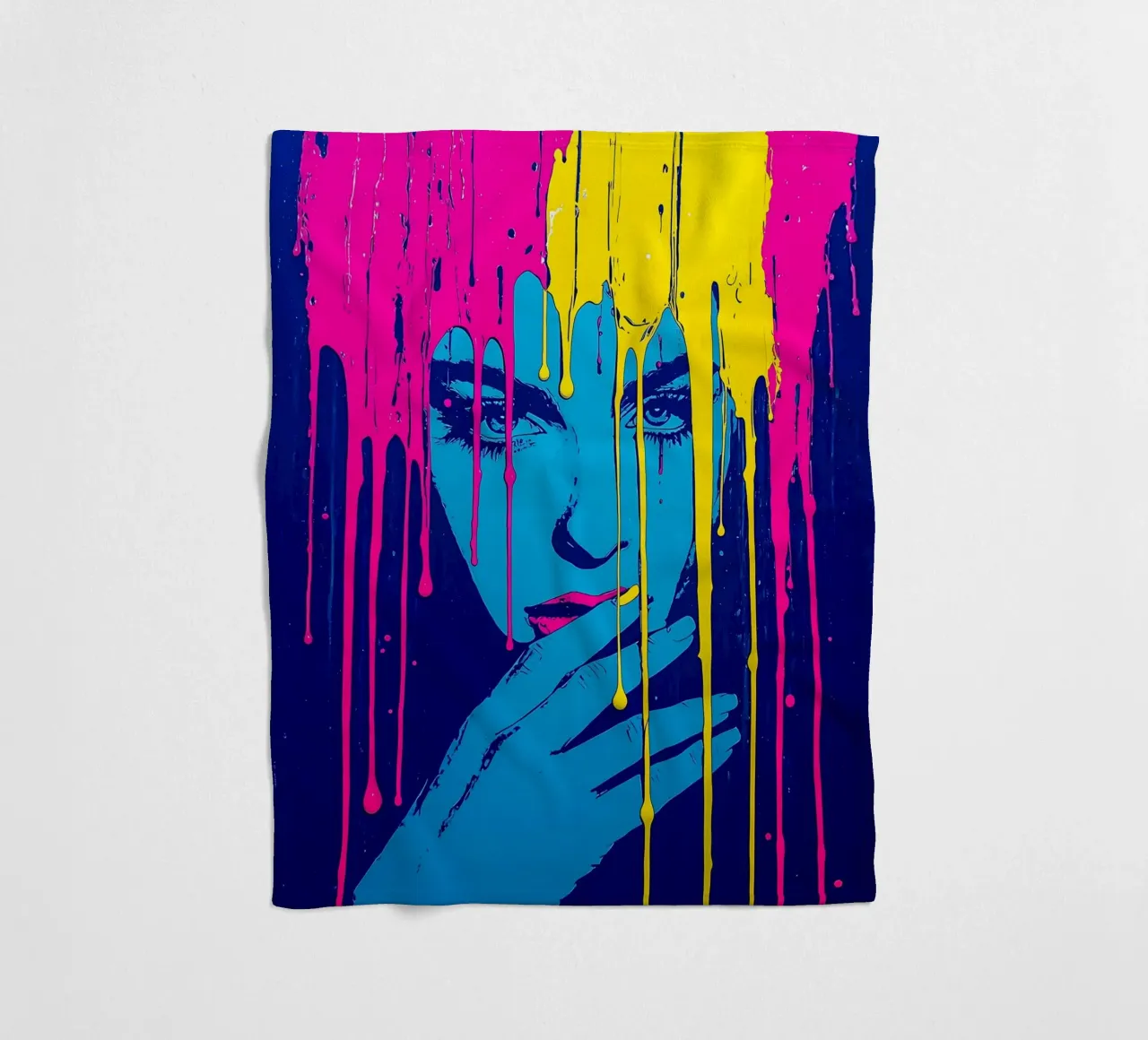 Donna dai colori sgocciolanti - Pop Art coperta in pile da ColorCrash Gallery