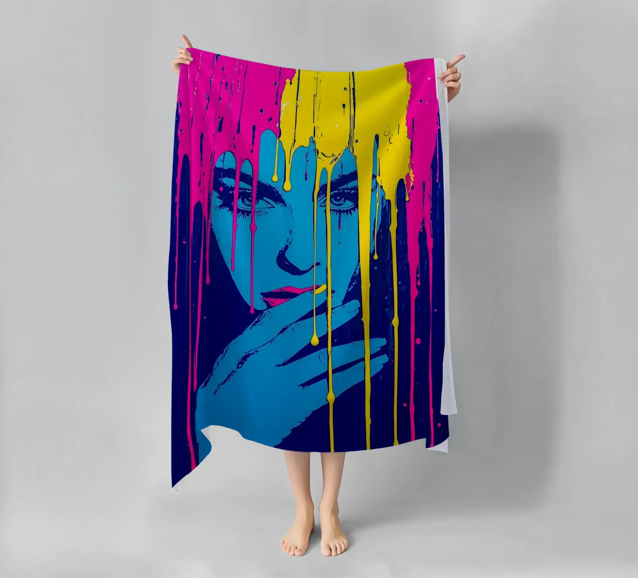 Donna dai colori sgocciolanti - Pop Art telo mare da ColorCrash Gallery