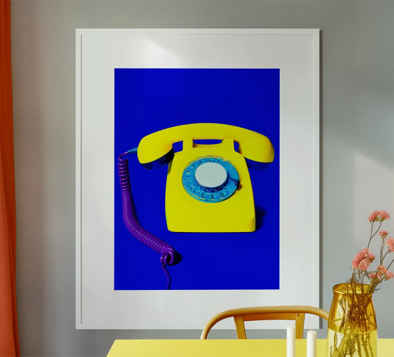 Telefono rotante - Pop Art poster con telaio in alluminio da ColorCrash Gallery