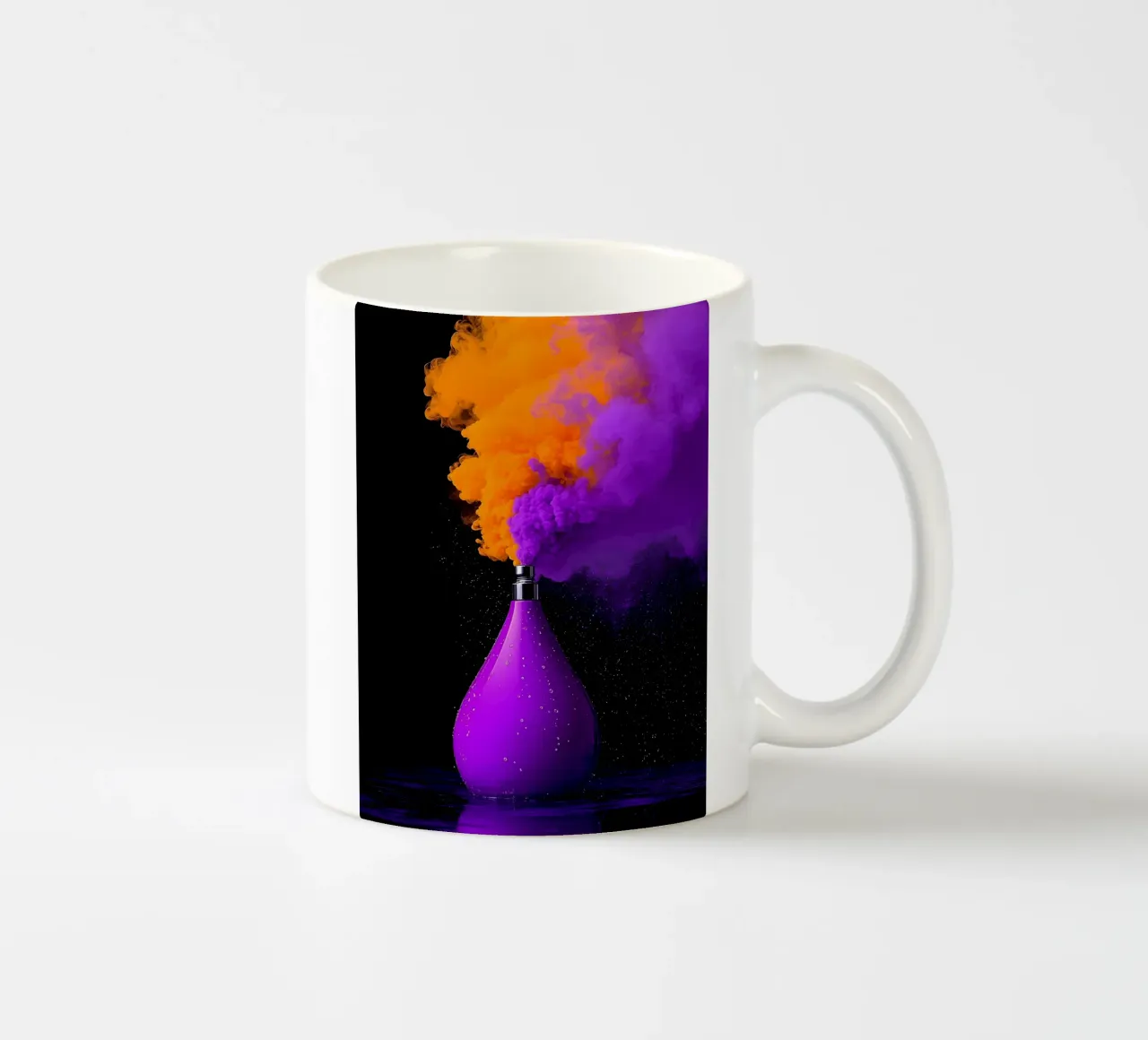Bottiglia di profumo fumé - Pop Art tazza in ceramica da ColorCrash Gallery