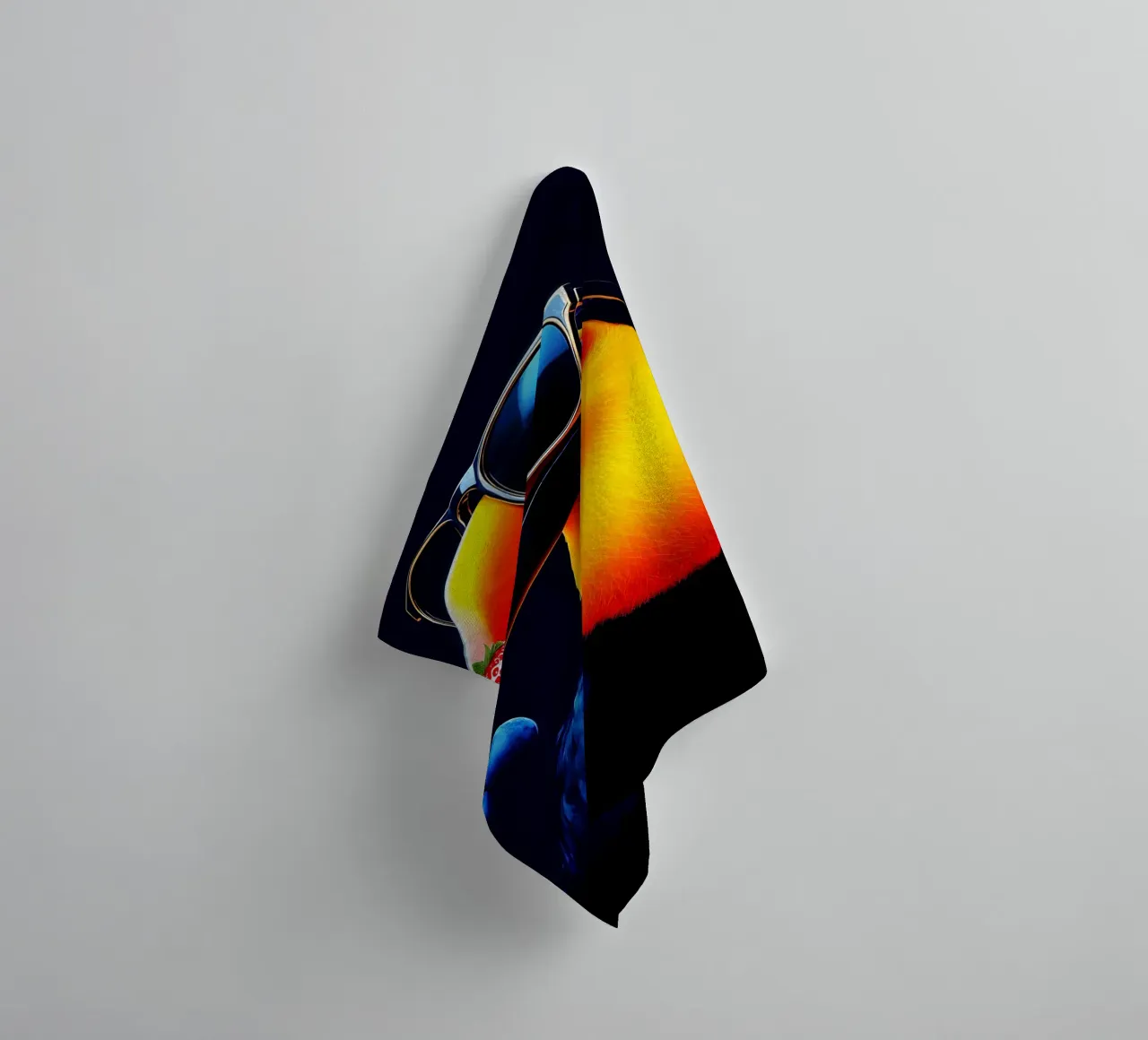 Tucano in occhiali - Pop Art asciugamano da bagno da ColorCrash Gallery
