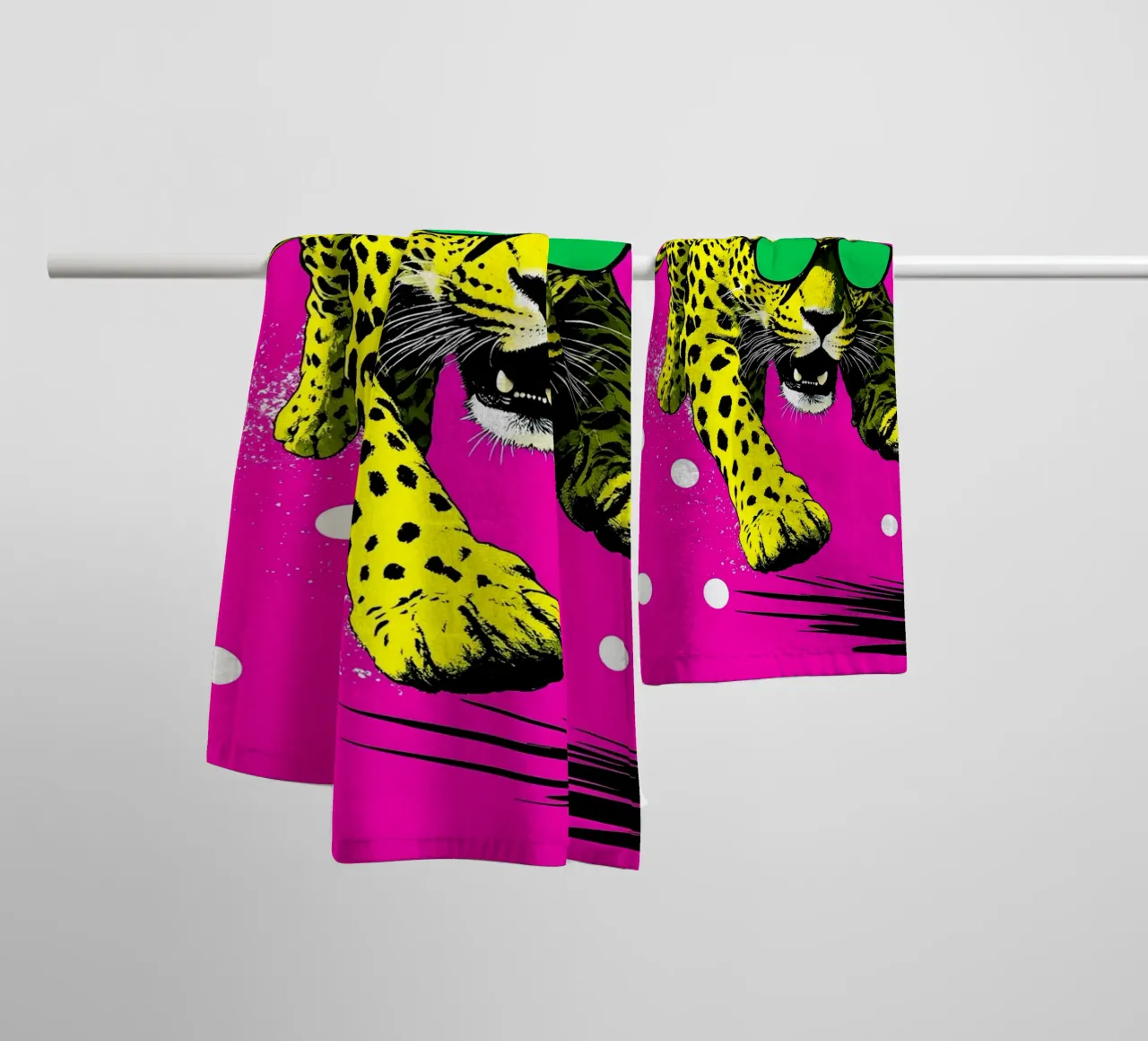Leopard In Frame - Pop Art badhanddoek van ColorCrash Gallery