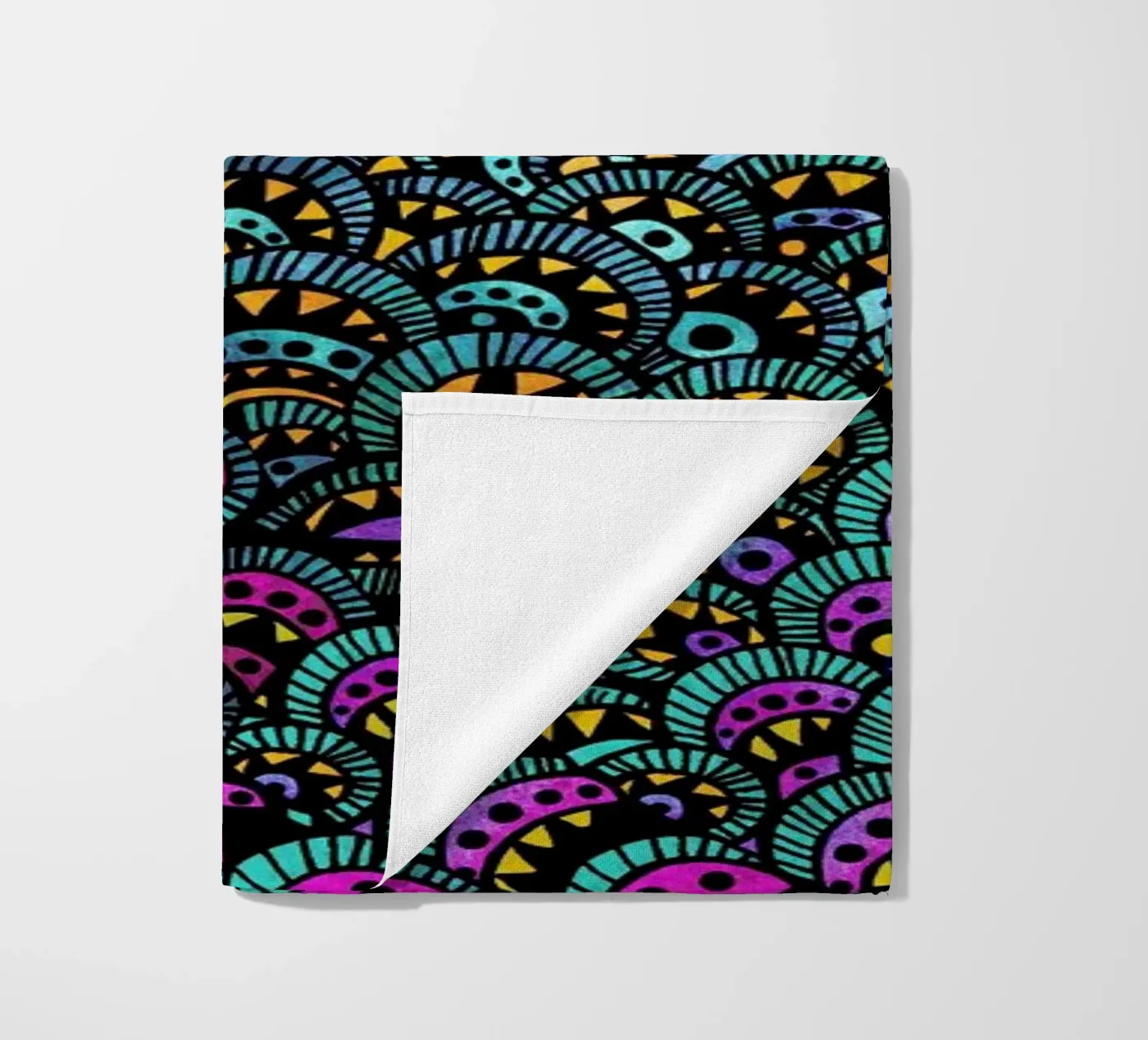 Peacock Tail telo mare da Pom Graphic Design