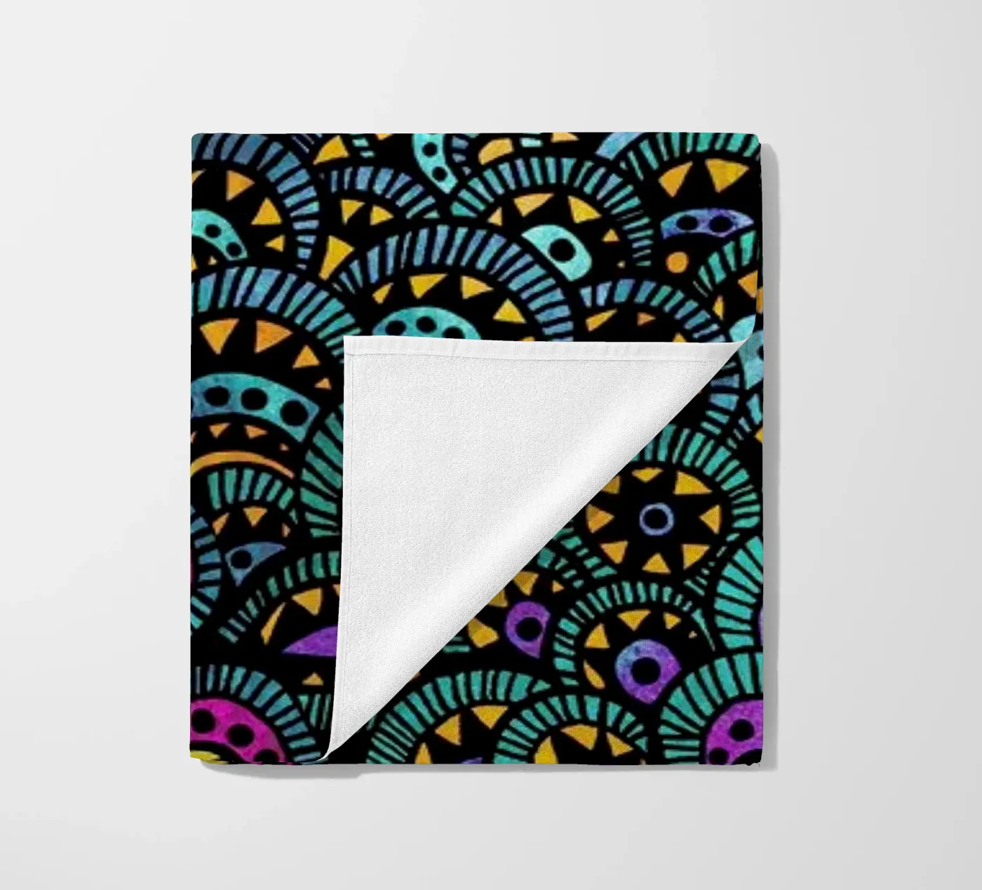 Peacock Tail telo mare da Pom Graphic Design
