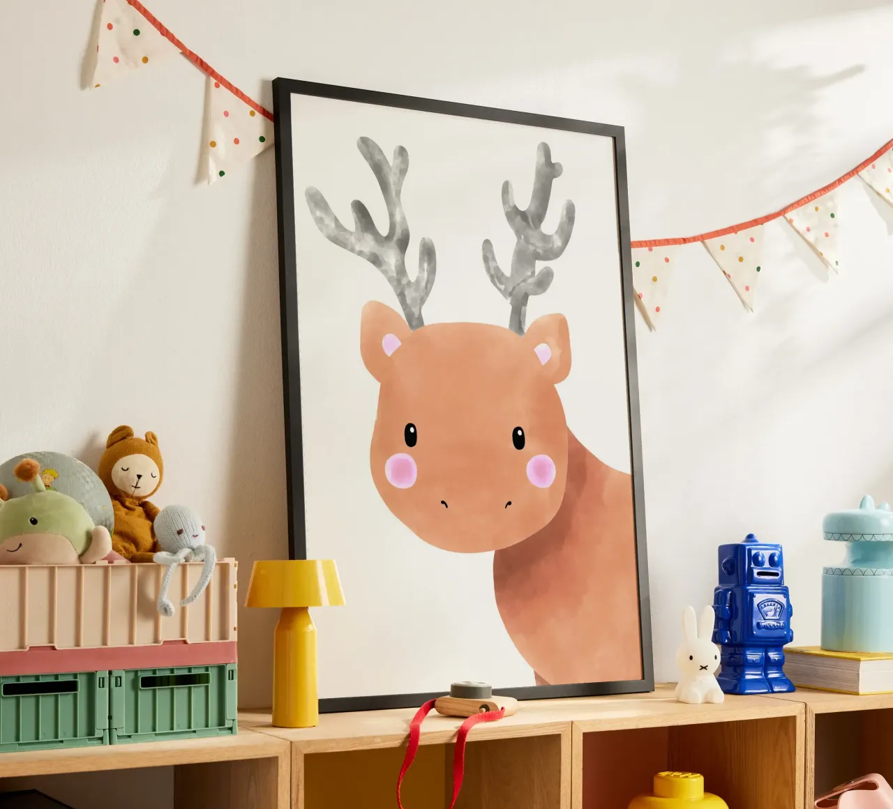 Kleiner Hirsch poster con telaio in legno da BAINAI KIDS