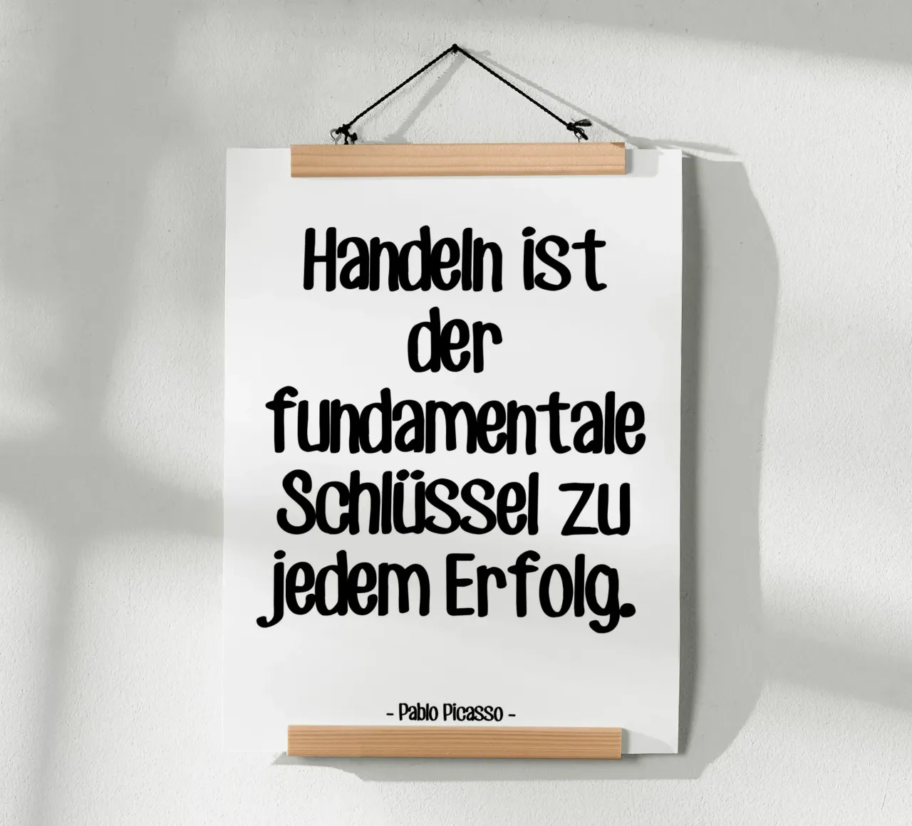 Successo citazione di Pablo Picasso poster con telaio in alluminio da Wall of Words