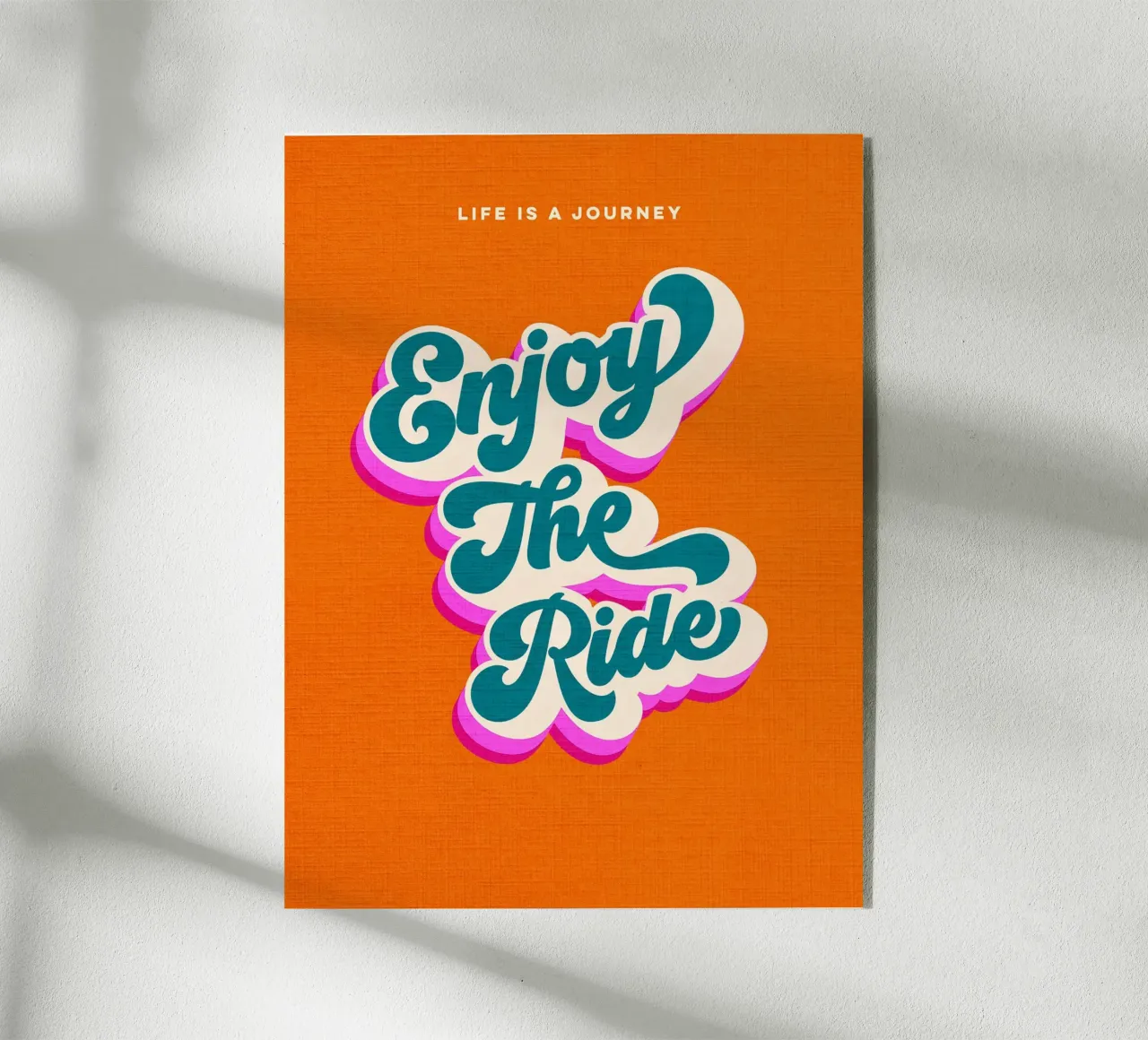 Life is a Journey, Enjoy the Ride - Tipografía retro metacrilato de Dominique Vari Words