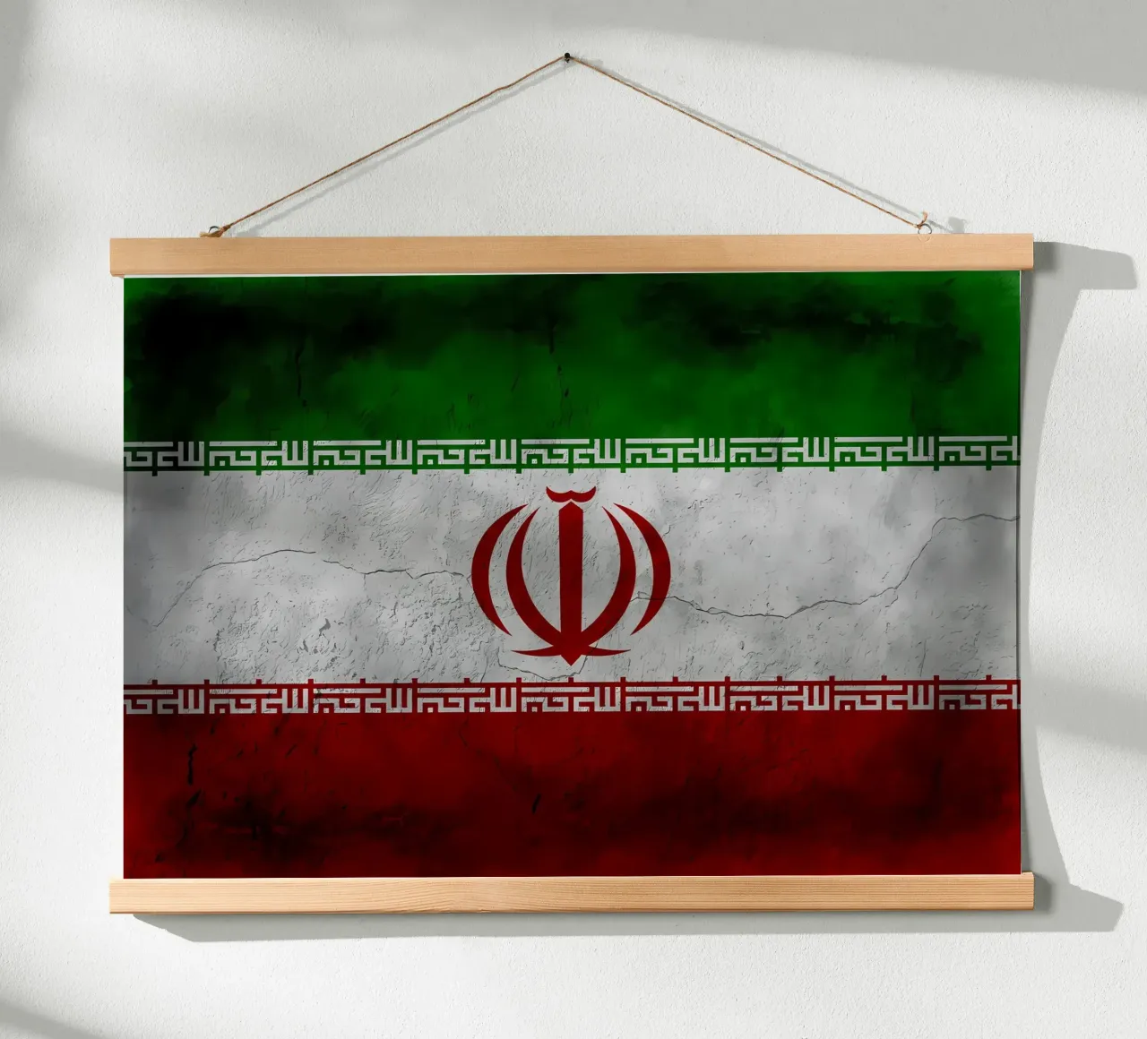 Bandiera d'epoca dell'Iran poster con telaio in plastica da Joshua A Holmes