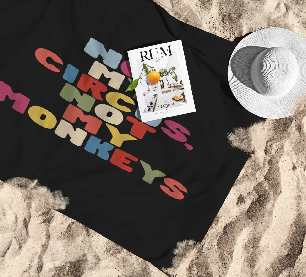 Non il mio circo Non le mie scimmie Design tipografico colorato telo mare da THE MOTIVATED TYPE