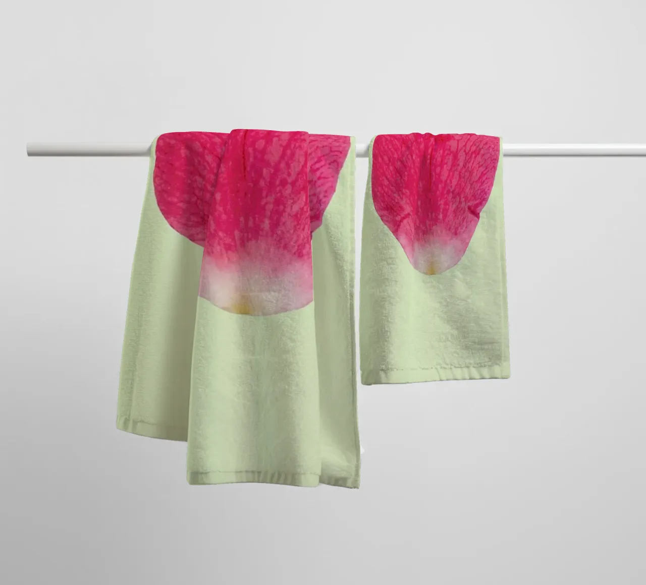 Heart XI asciugamano da bagno da Curious Collections by Marielle Leenders