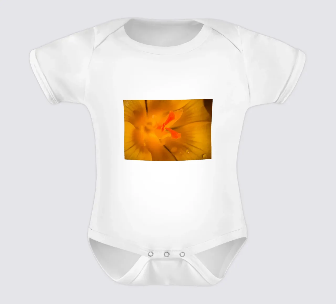 Tige de fleur d'un crocus jaune body bébé de Marcus Beckert | Fotografie